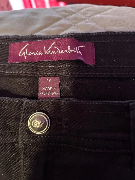 Gloria Vanderbilt Black Flare Jeans - Picture 4 of 6